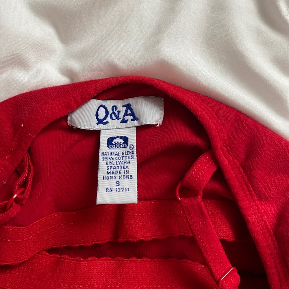 Q&A Red Tank - Picture 4 of 5